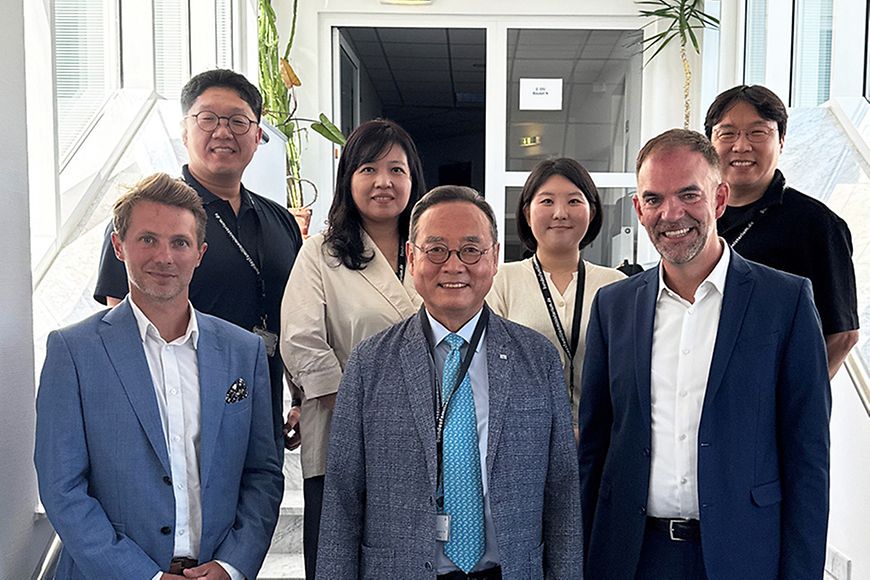 Die Gäste aus Sudkorea gemeinsam mit Sebastian Gutknecht und Michael Terhörst. 